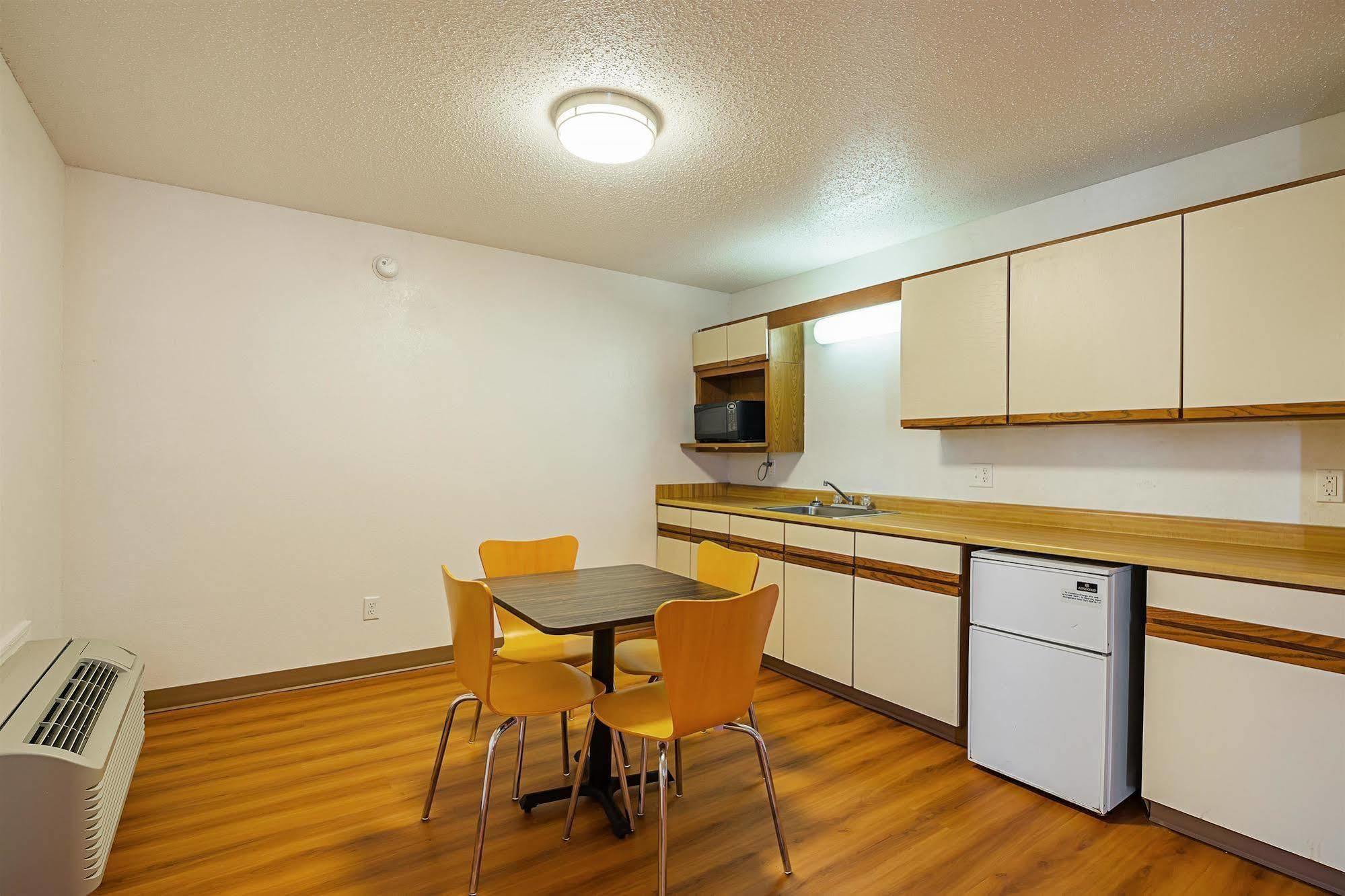 Motel 6 Buckeye Lake Buitenkant foto